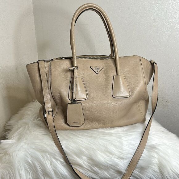 💯Authentic PRADA
Vitello Daino Twin Pocket Tote Sabbia🍀 - Picture 16 of 16